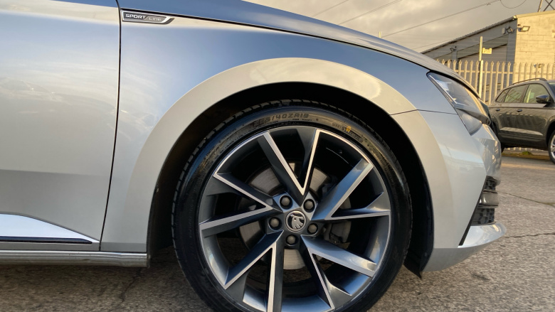 Skoda Superb 2.0 TSI 190 Sport Line Plus 5dr DSG Petrol Estate